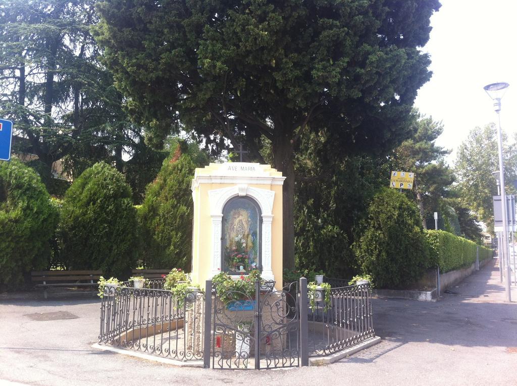 Appartamenti Massimiliano Пескьера-дель-Гарда Экстерьер фото